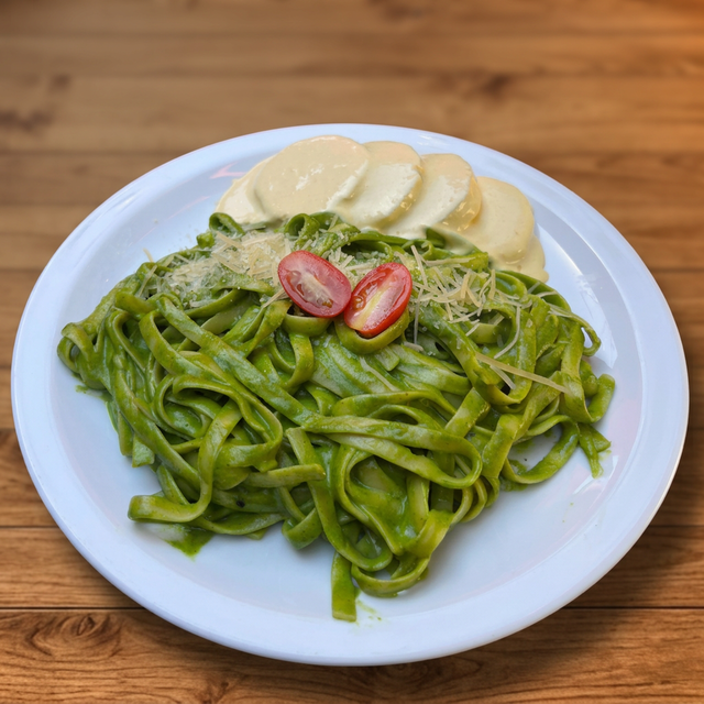 Tallarin Verde Plate Sin Carne.